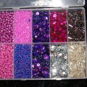 Ref 10003 – Coffret perles et sequins Violet/Rose